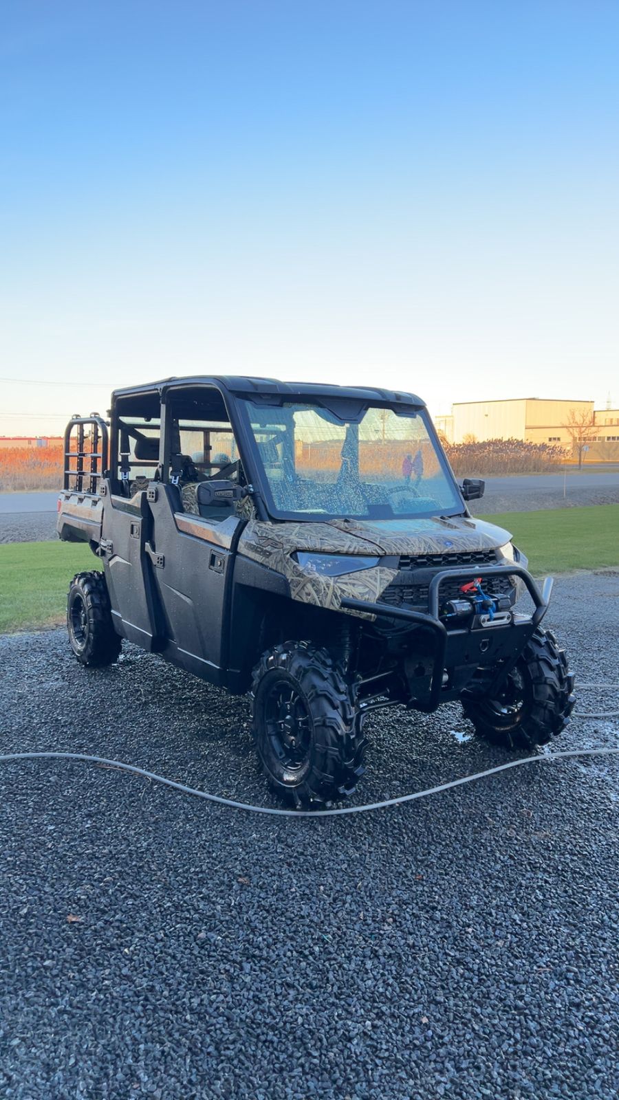 Côte-à-côte Polaris Ranger camo fraîchement lavé